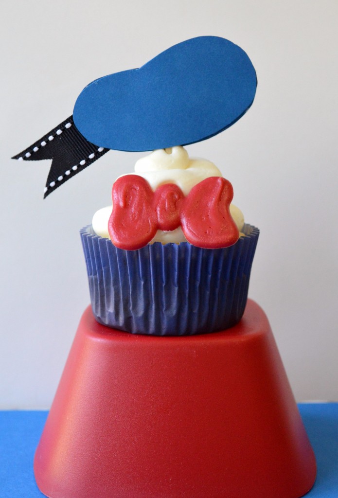 Donald Duck Cupcakes – Mouse Ears Mom