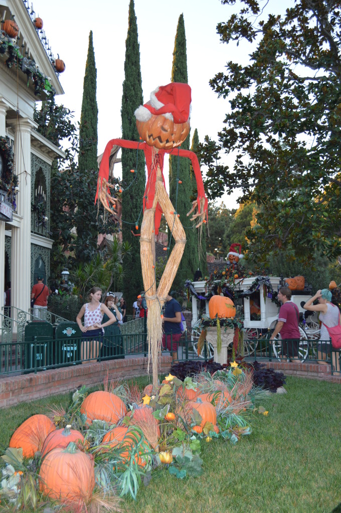 Let’s Celebrate with Disneyland’s Haunted Mansion Holiday Attraction ...